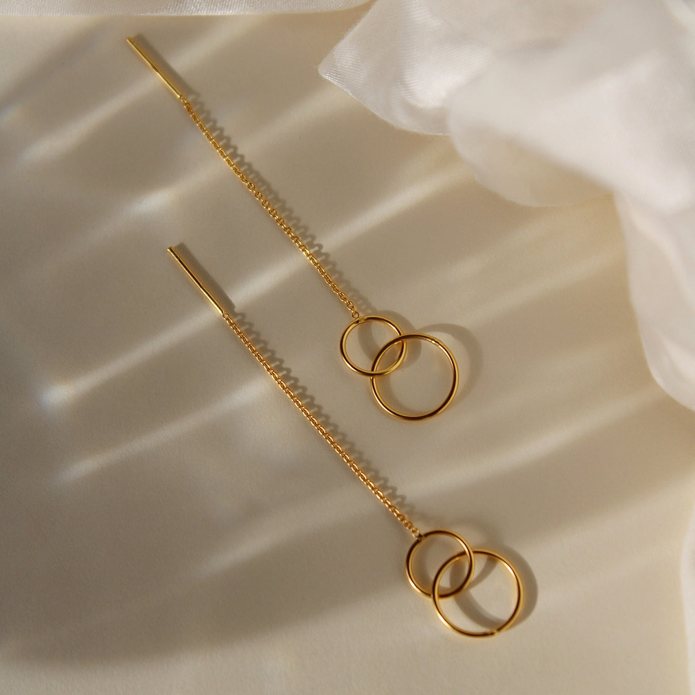 „Saikuru" Threader Ohrringe mit Kreisanhänger