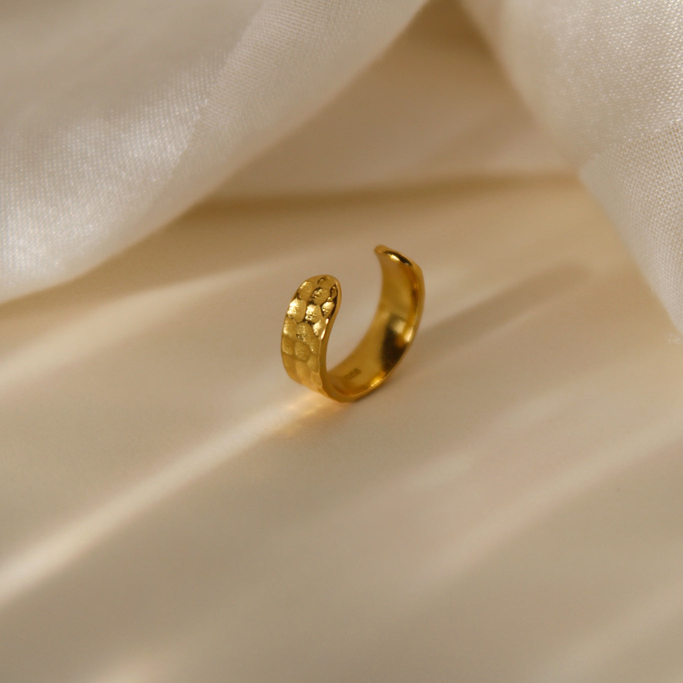"Magalie" eleganter Earcuff Gold