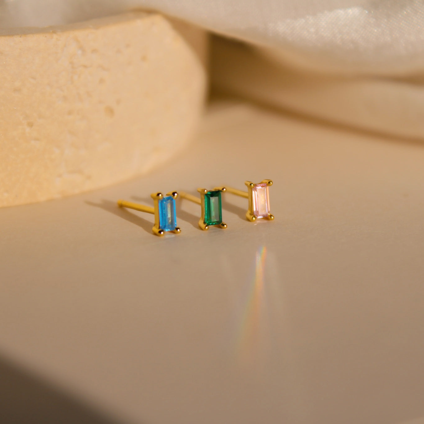 "Tiny Treasures" Baguette Ohrstecker