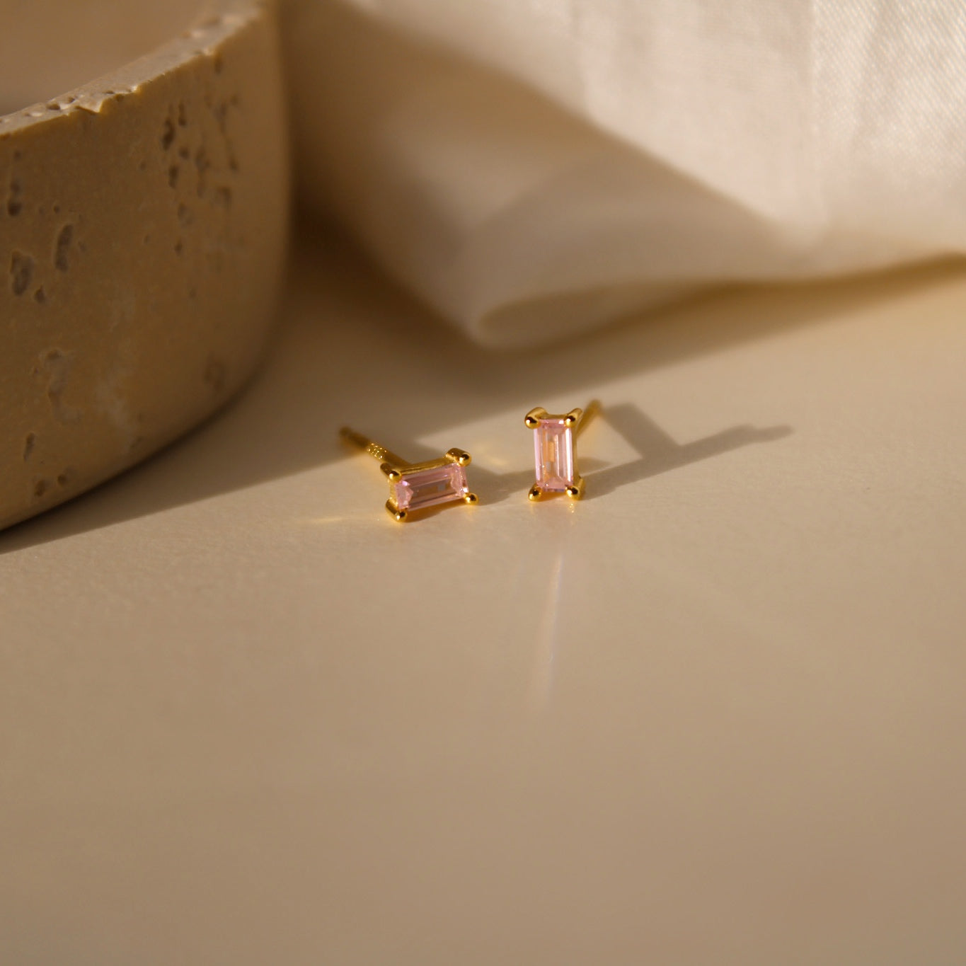 "Tiny Treasures" Baguette Ohrstecker