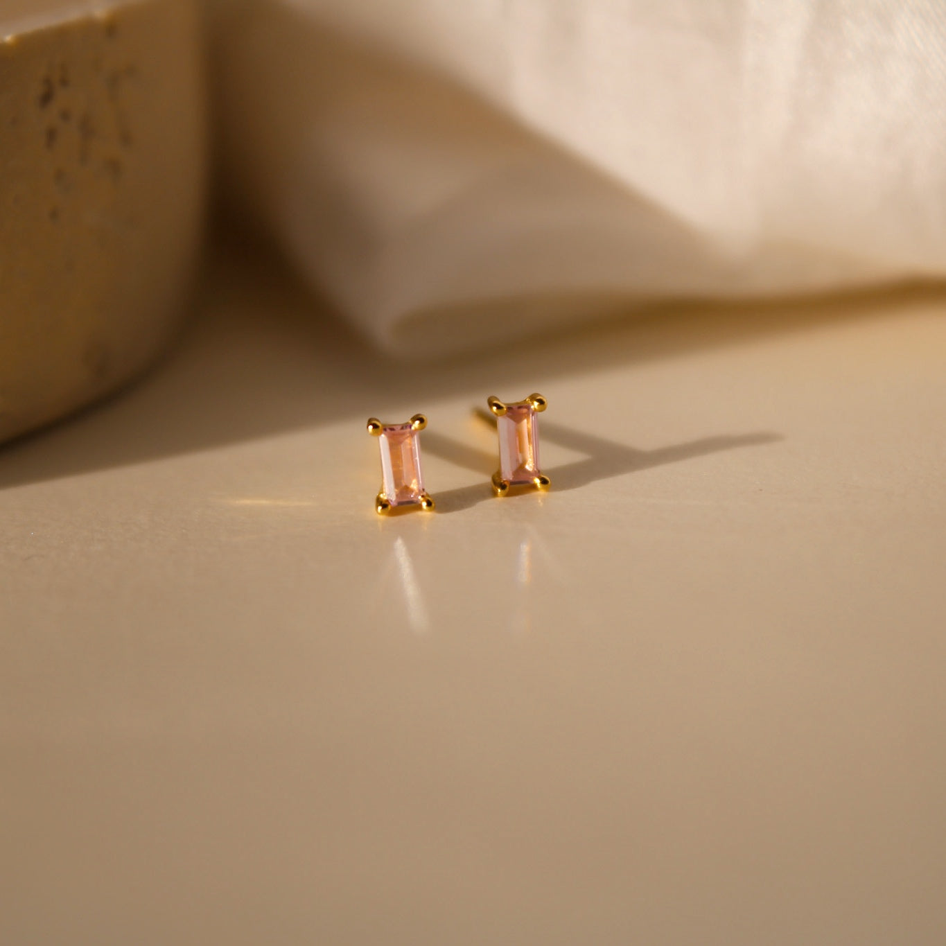 "Tiny Treasures" Baguette Ohrstecker