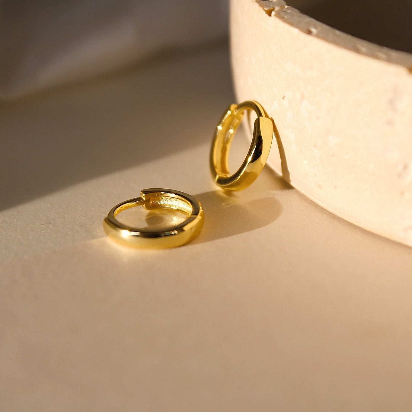 "Simplicity" minimalistische Creolen für jeden Tag