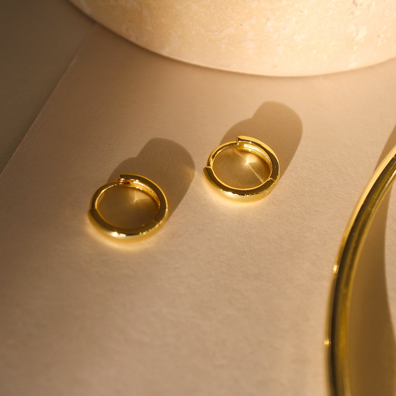 "Simplicity" minimalistische Creolen für jeden Tag