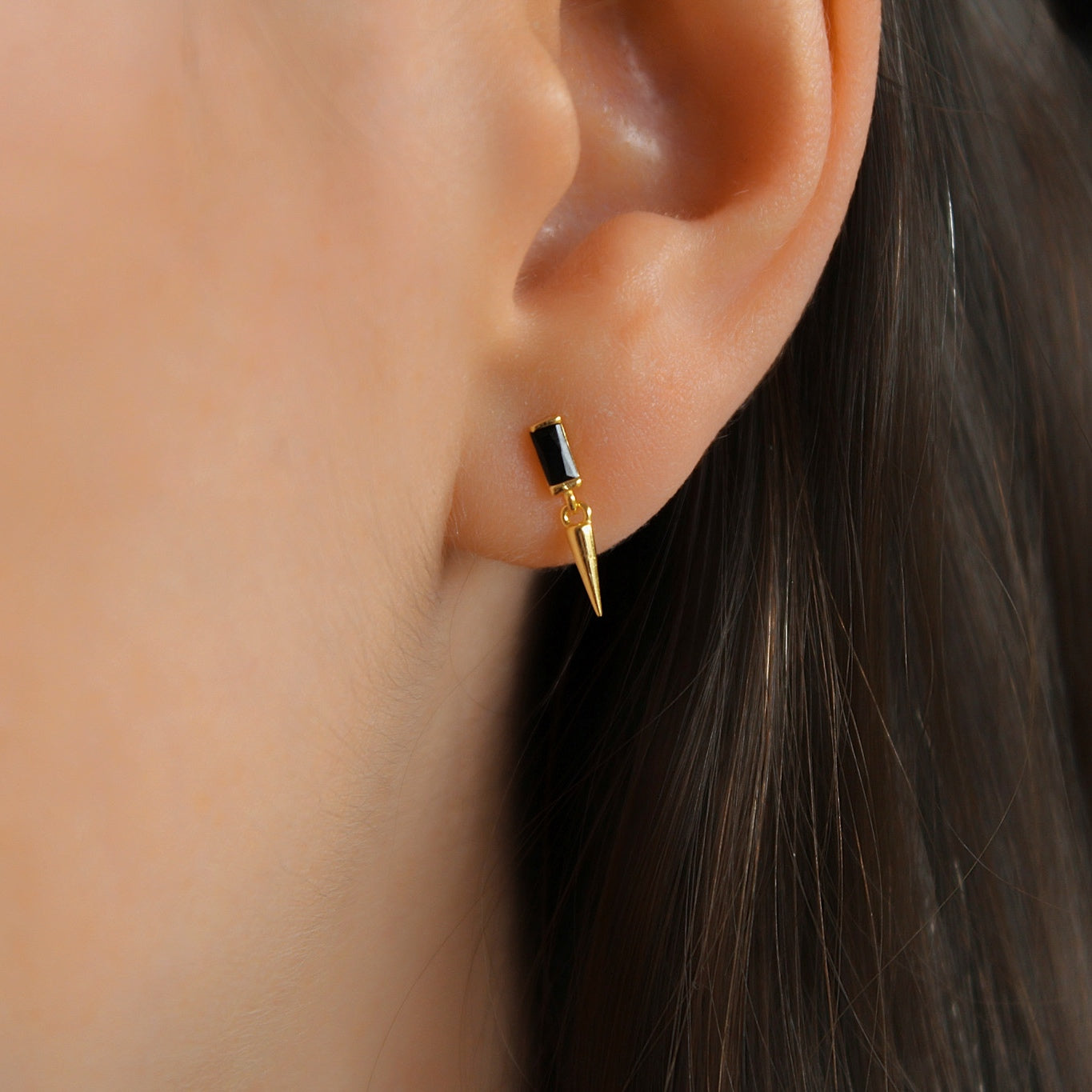 "Kendra" zierliche Spike Ohrstecker vergoldet mit Baguette Zirkonia