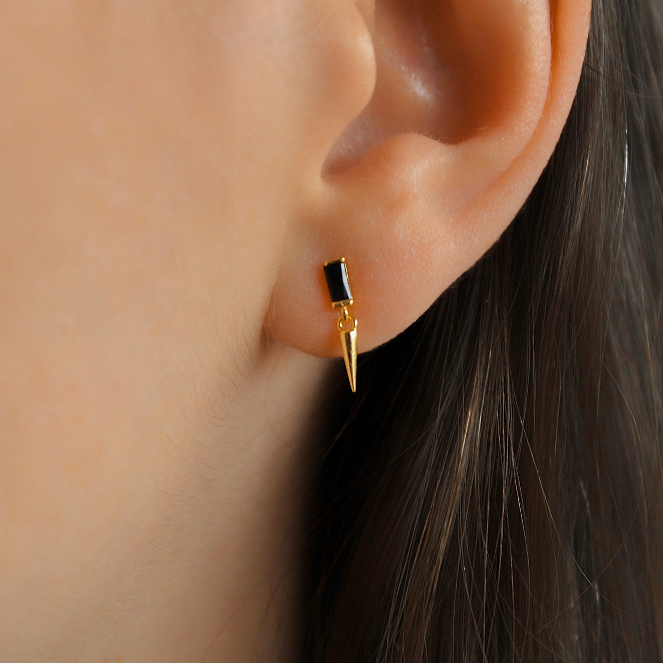 "Kendra" zierliche Spike Ohrstecker vergoldet mit Baguette Zirkonia