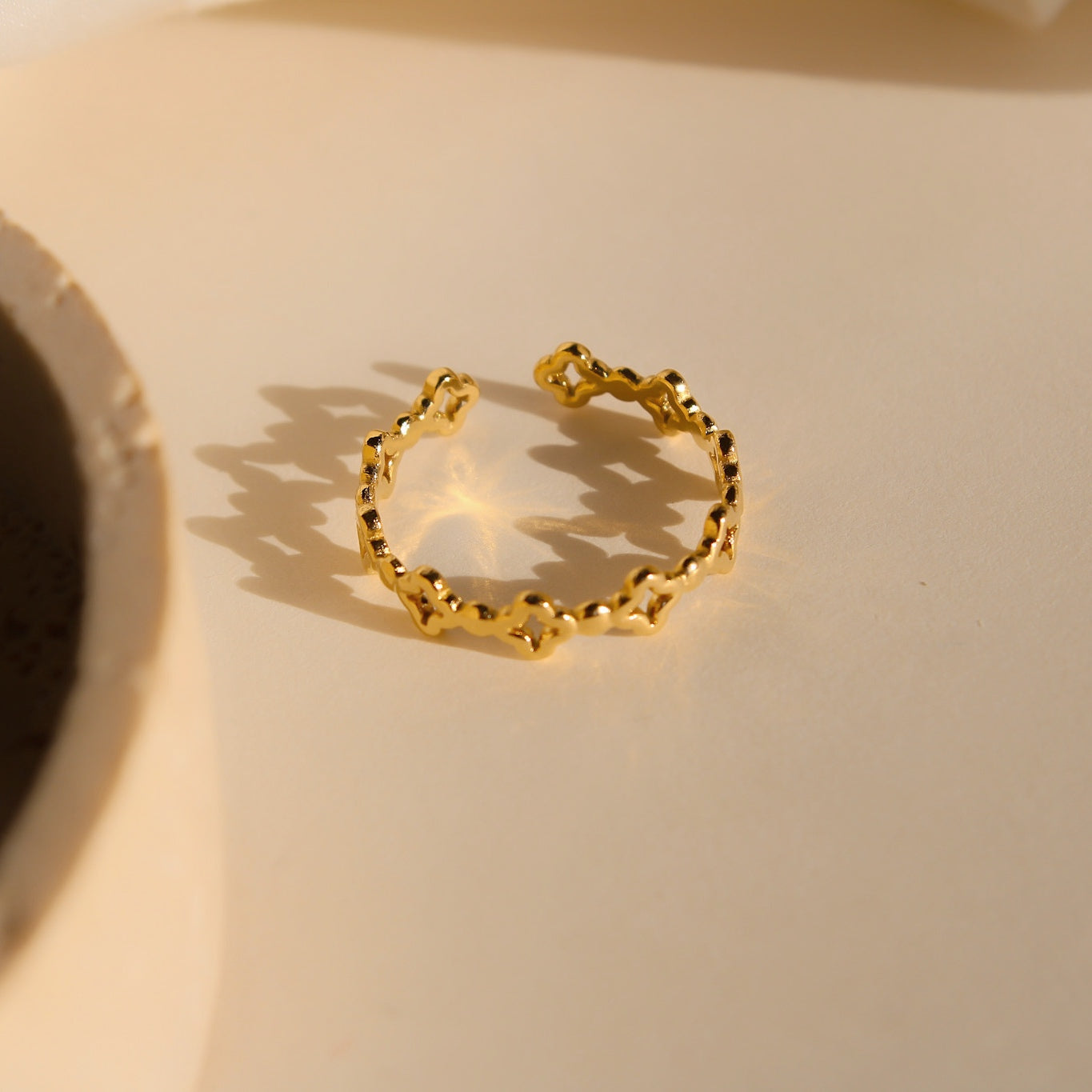 "Lucky" floraler, zierlicher Edelstahl Ring in Silber und Gold