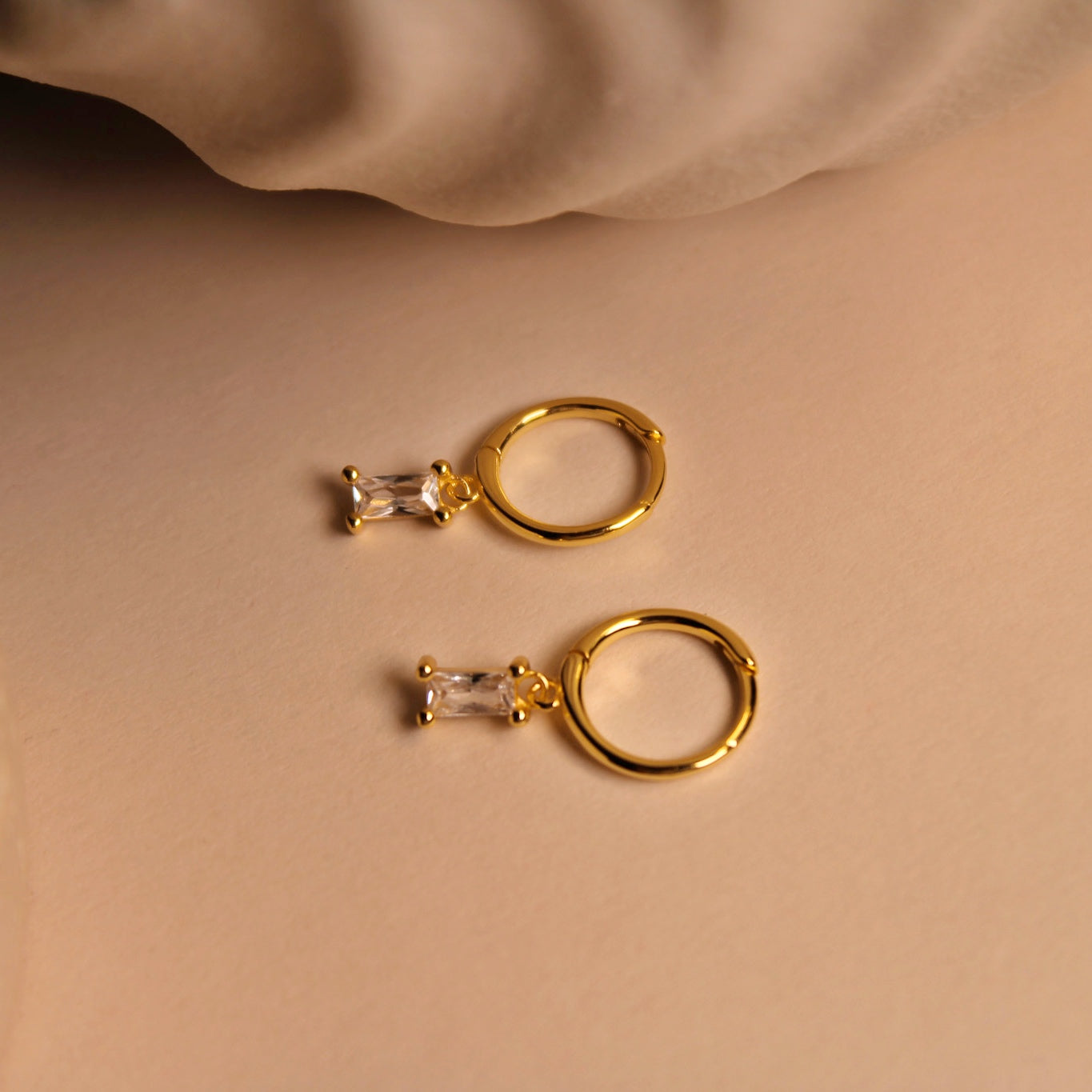 "Kantan" Baguette Zirkonia Creolen Gold