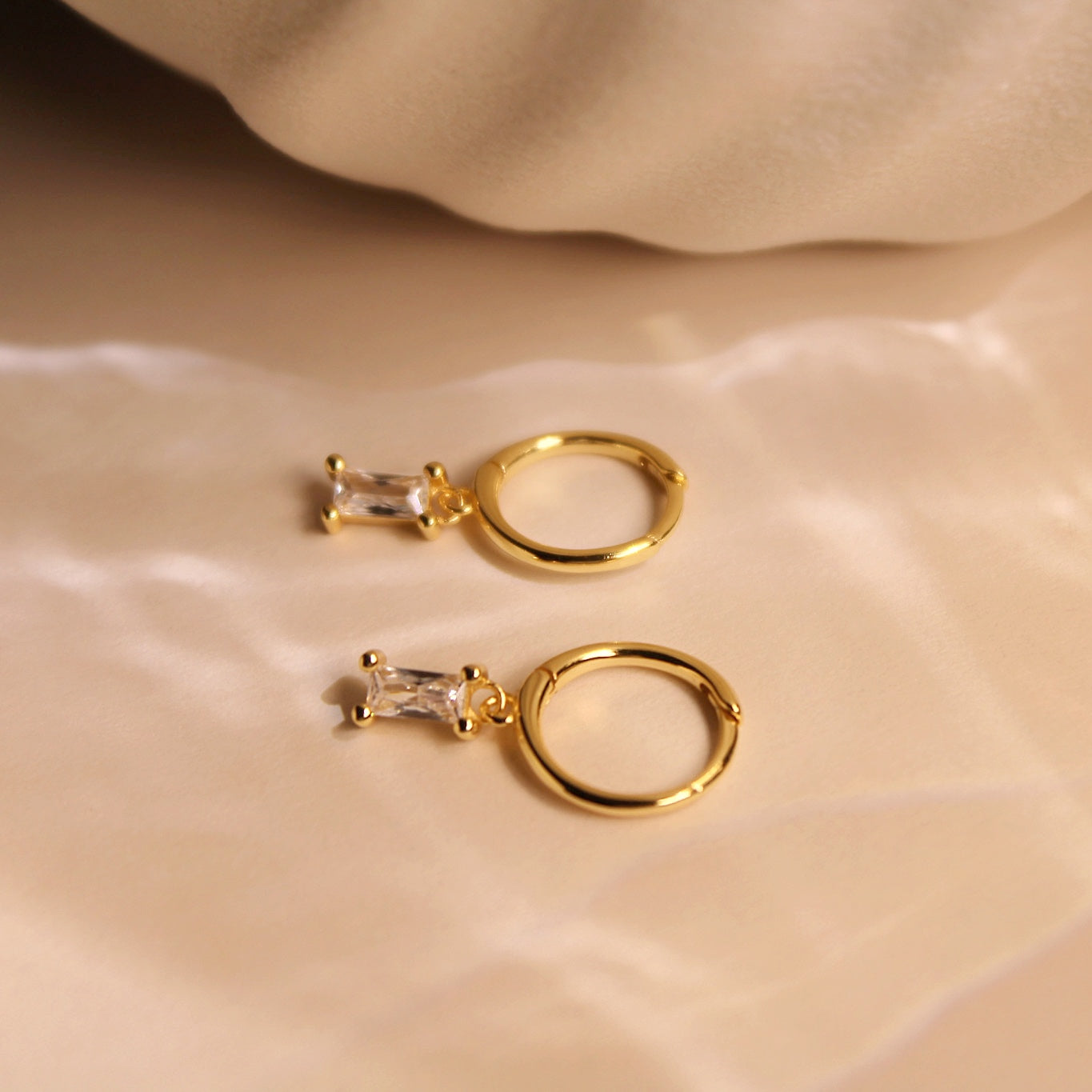 "Kantan"  Baguette Zirkonia Creolen Gold