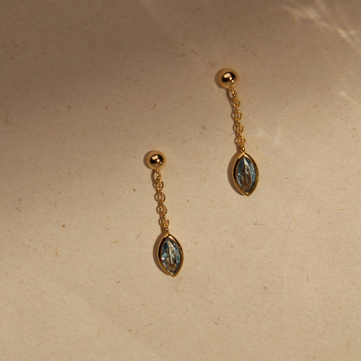 "Suri" Marquise Hängeohrringe