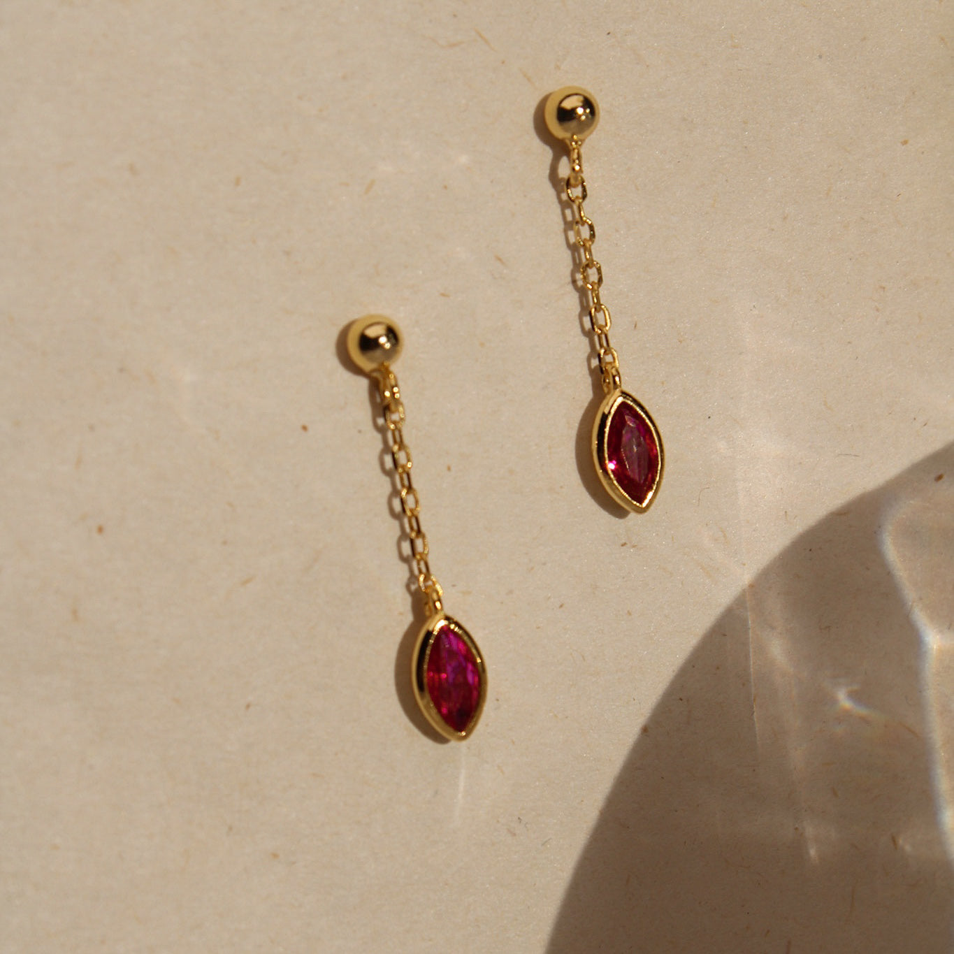 "Suri" Marquise Hängeohrringe