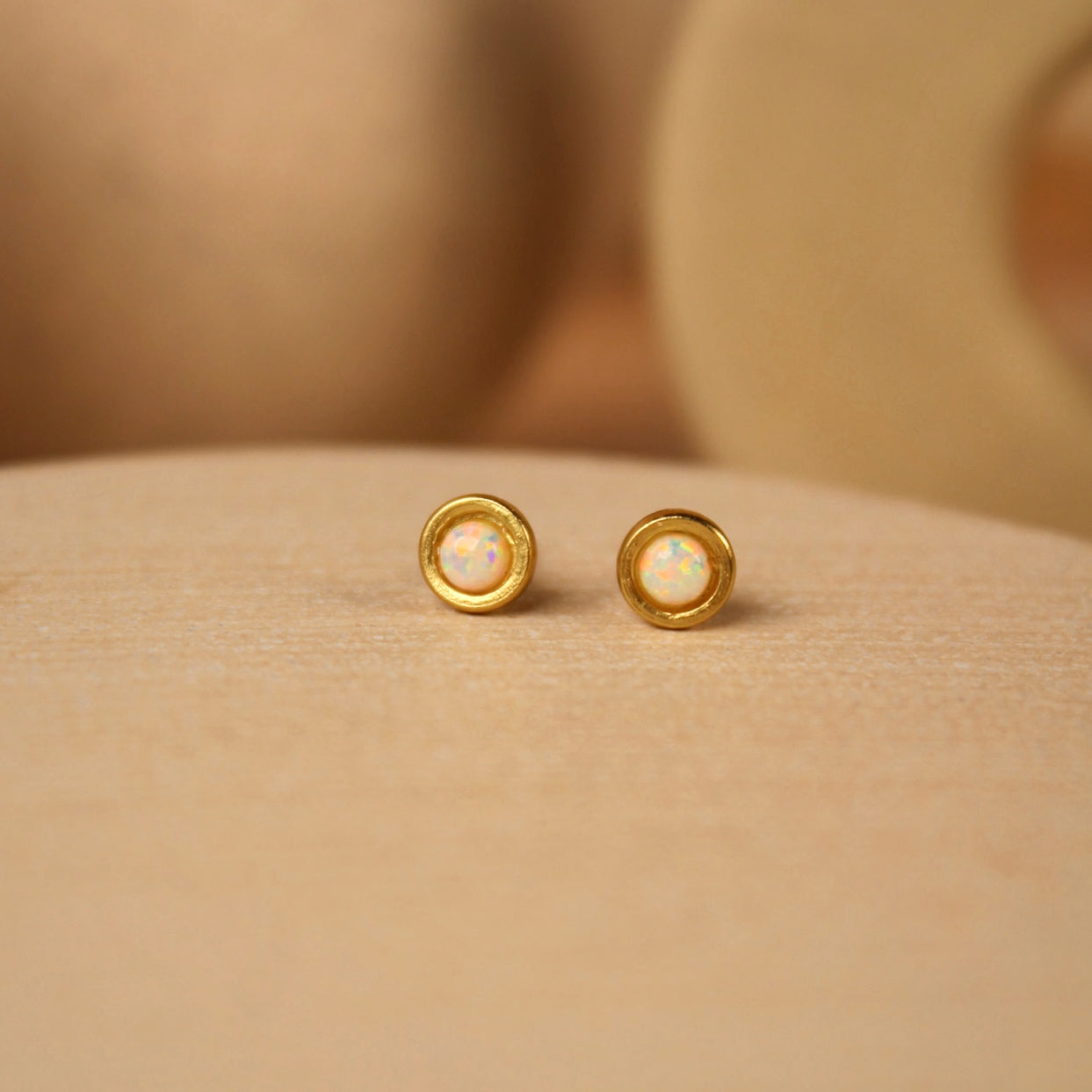 "Lina" minimalistische Opalstecker Gold