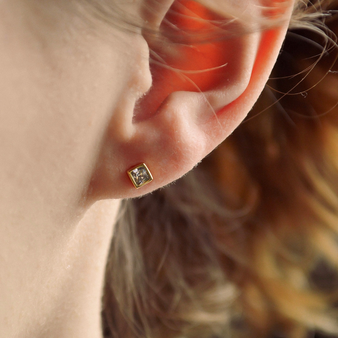 "Heiho" minimalistische, elegante Quadrat Ohrstecker mit Zirkonia