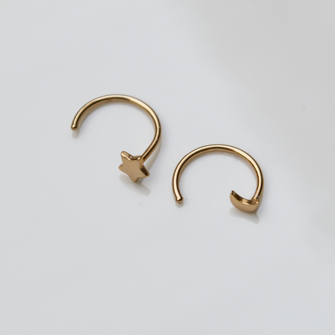 "Celestia" Mond und Sterne Huggie Hoop Set