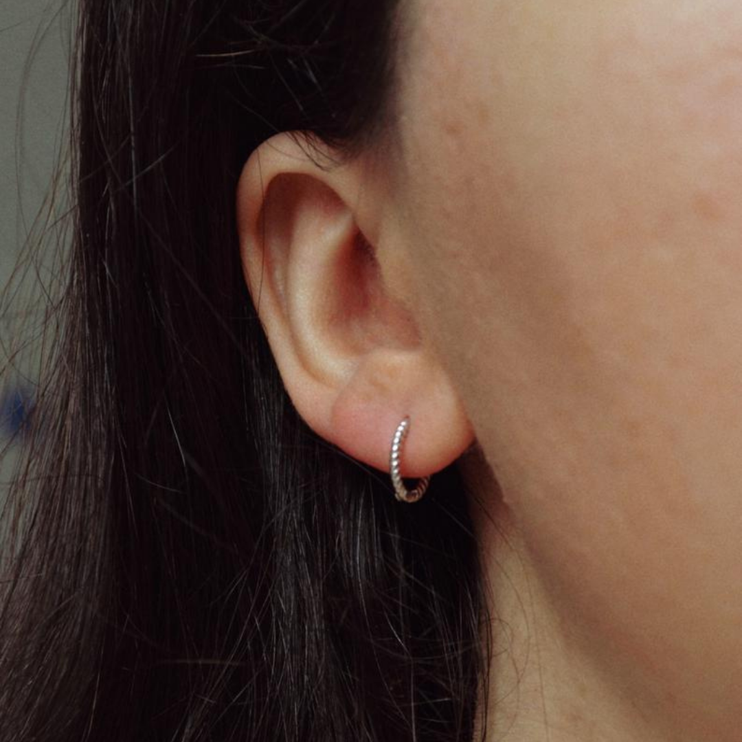 "Twisted" Mini Creolen Silber