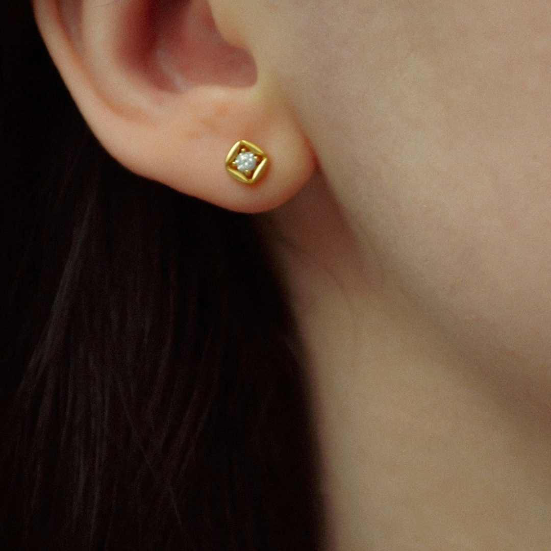 "Cleo" moderne, elegante Ohrstecker mit Zirkonia