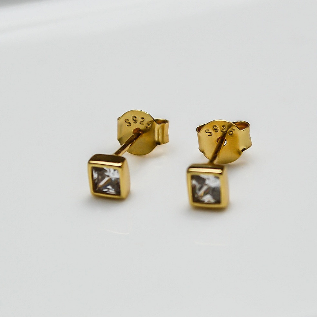 "Heiho" minimalistische, elegante Quadrat Ohrstecker mit Zirkonia