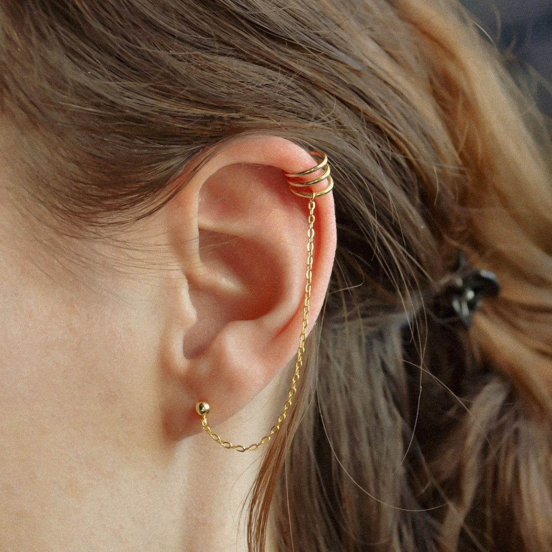 "Kusari" Earcuff Gold mit Kettchen