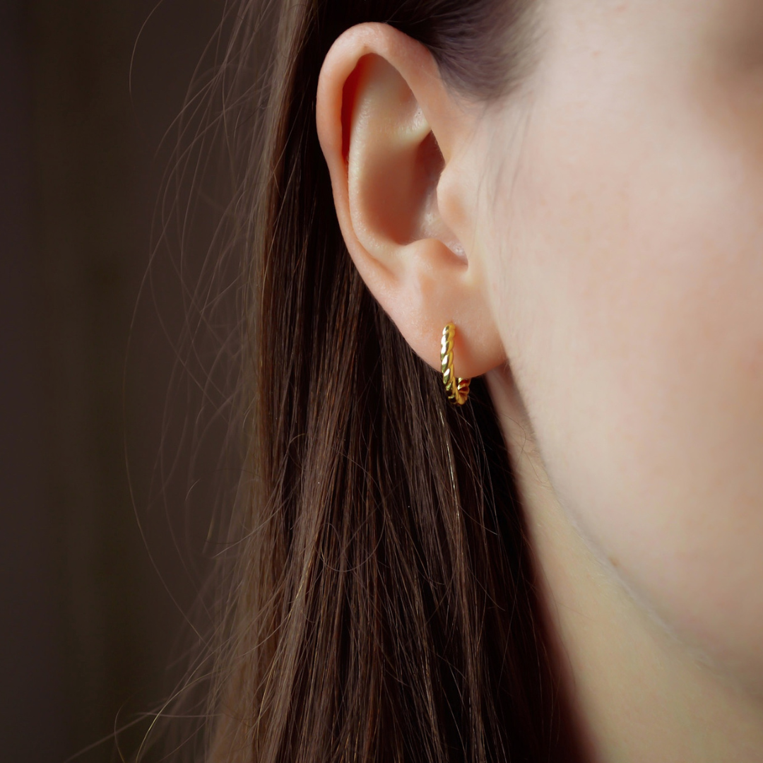 "Athena" klassische goldene Twisted Creolen