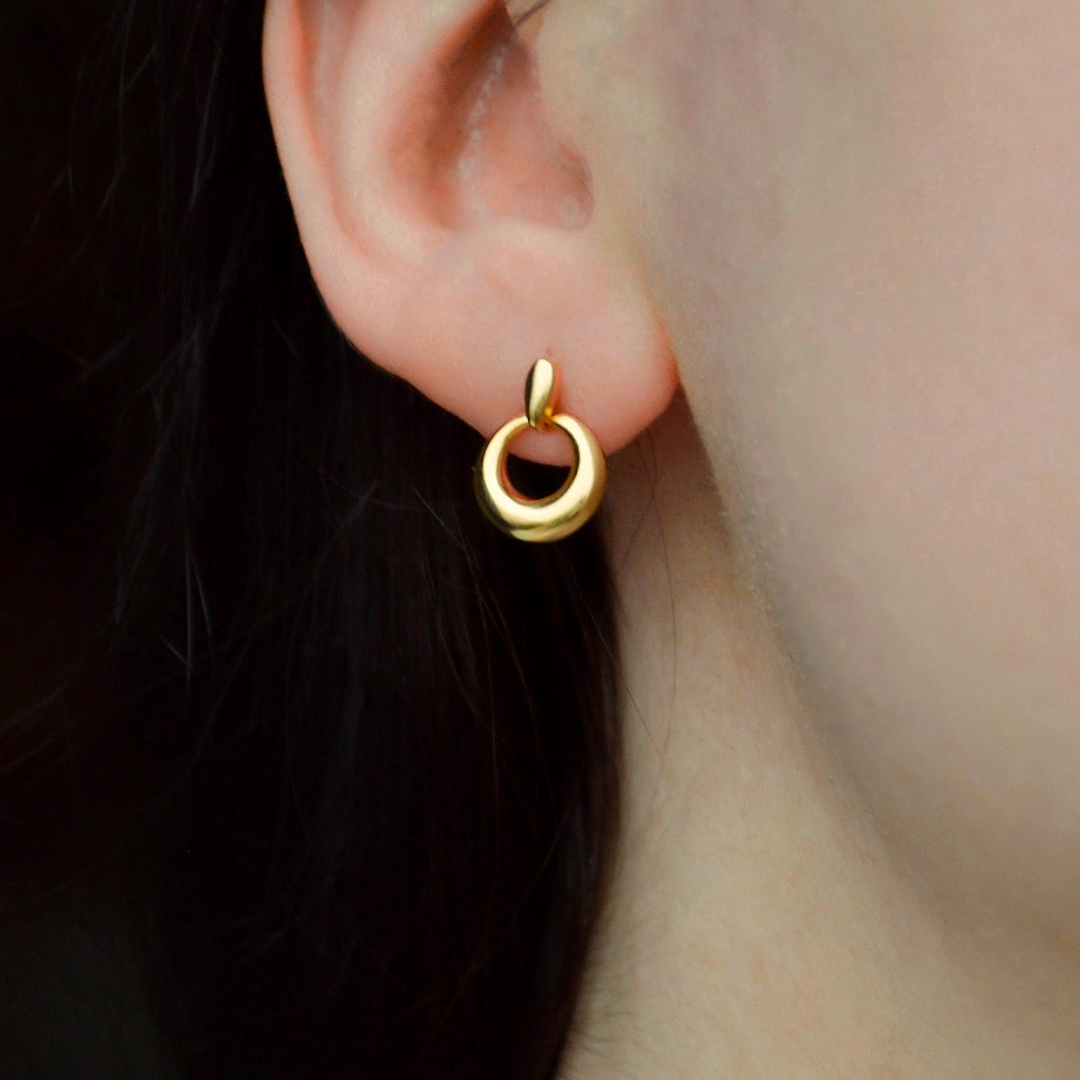"Dea" elegante Donut Ohrstecker Gold