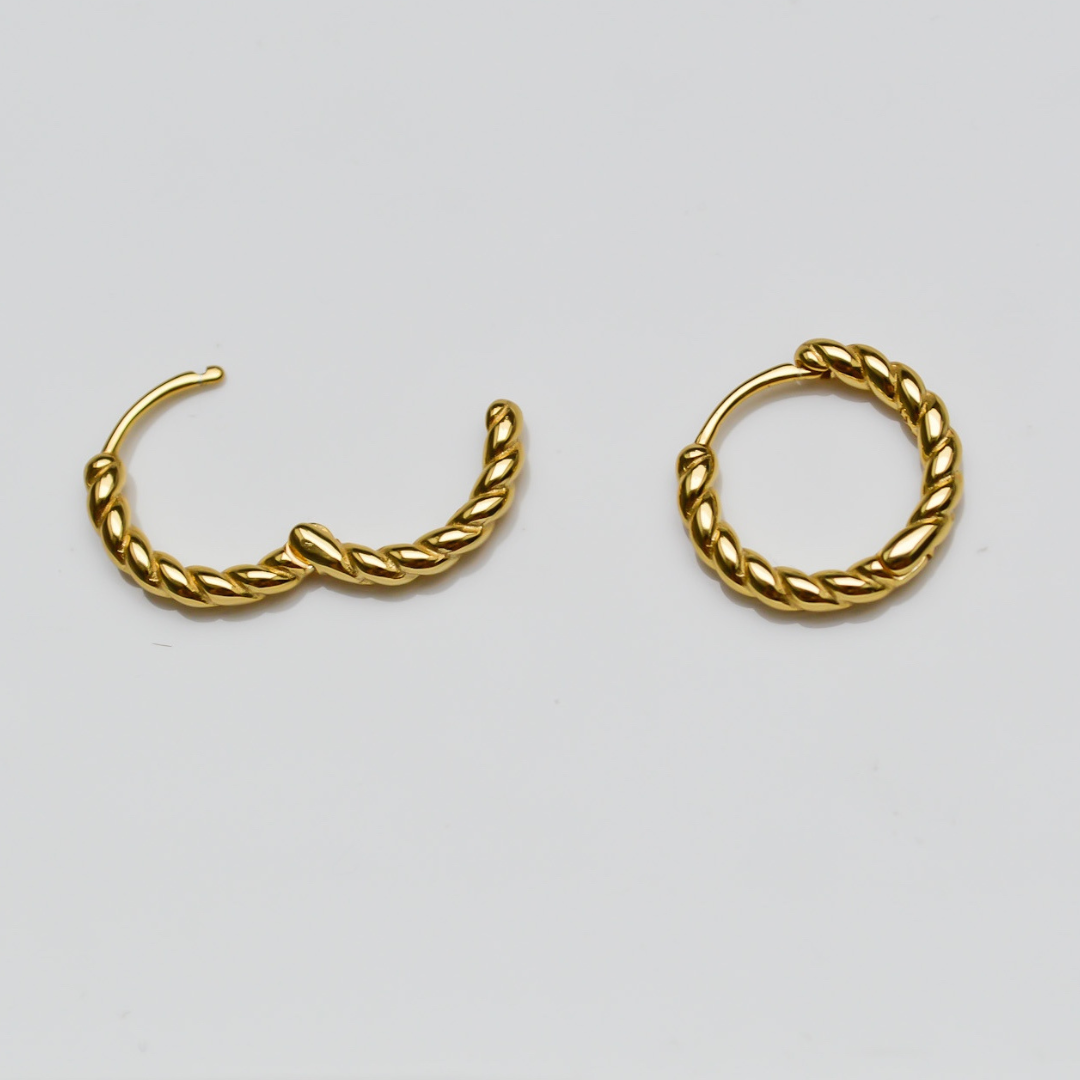 "Athena" klassische goldene Twisted Creolen