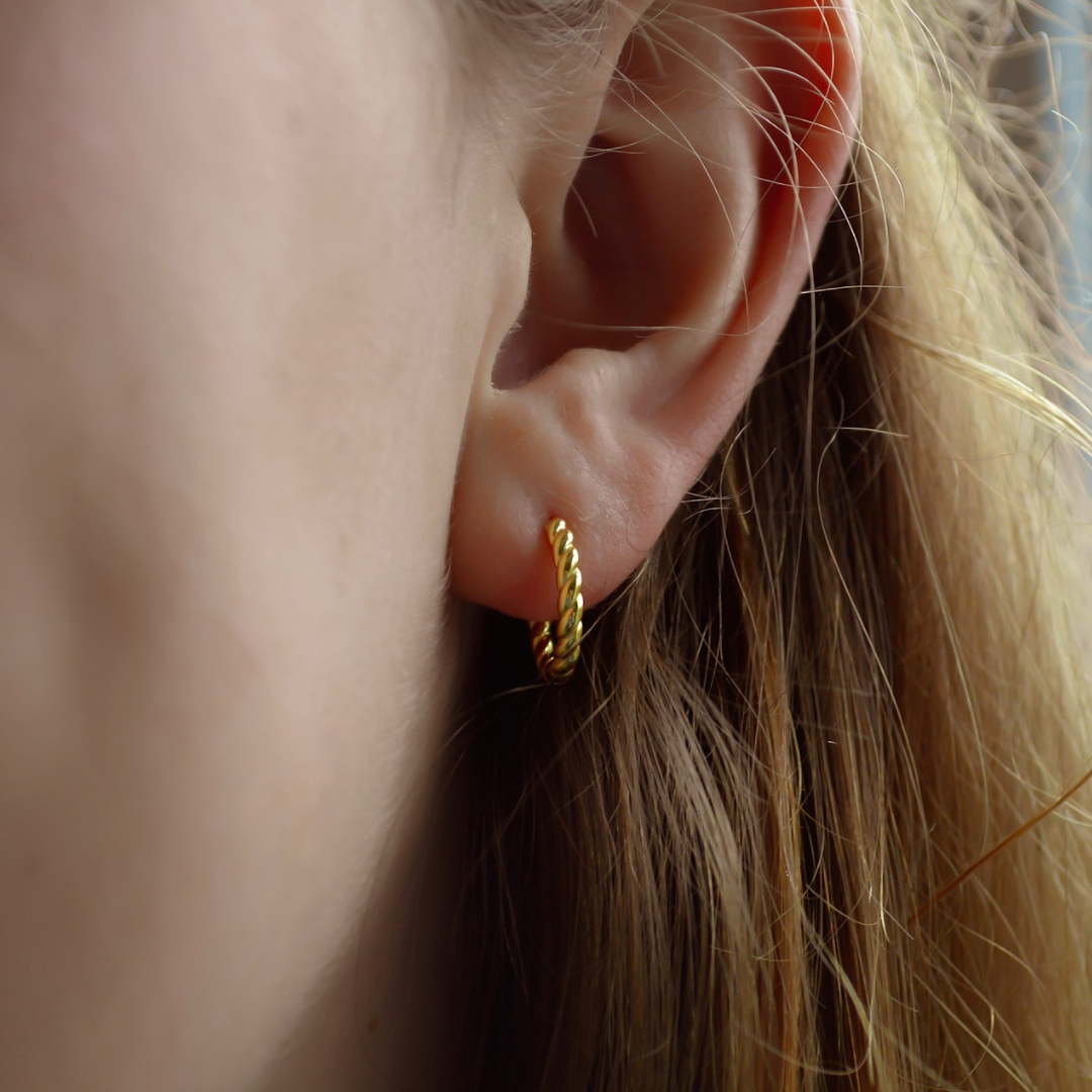 "Athena" klassische goldene Twisted Creolen