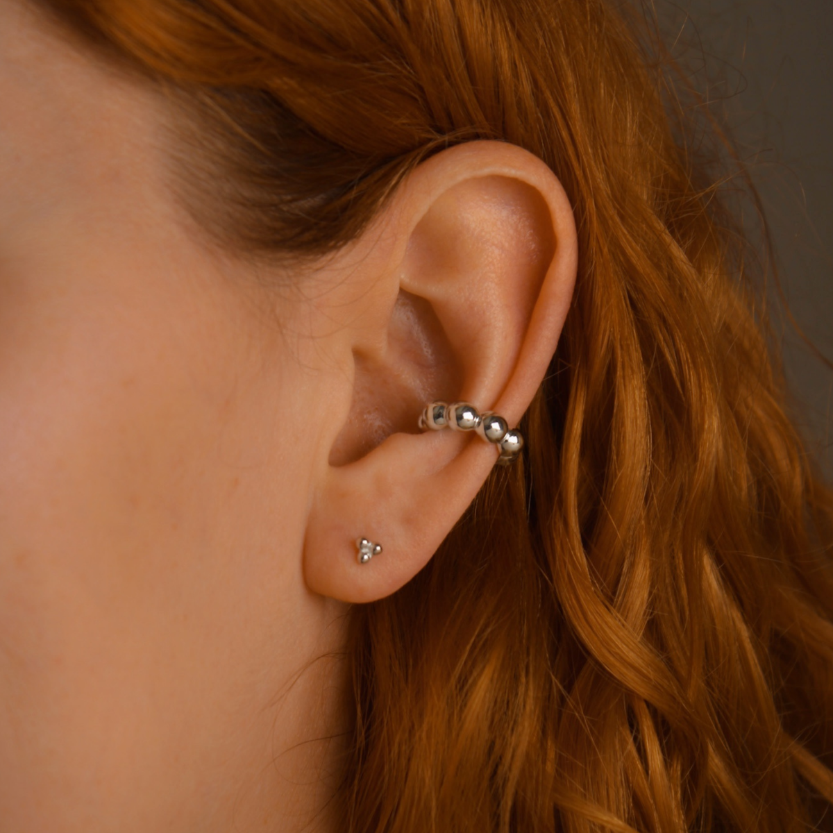 Beaded Orbit Cuff - eleganter Statement Earcuff