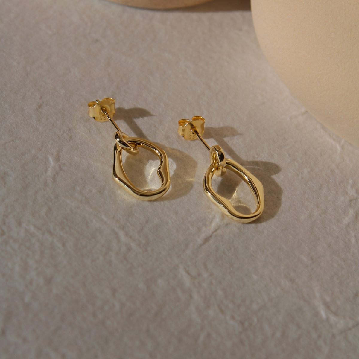 Soft Current Drops - modern skulpturale Ohrringe