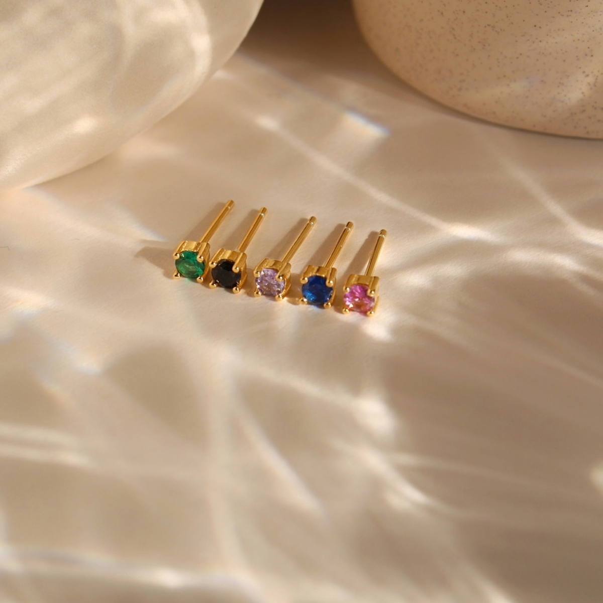 Color Muse – Kleine bunte Zirkonia-Ohrstecker