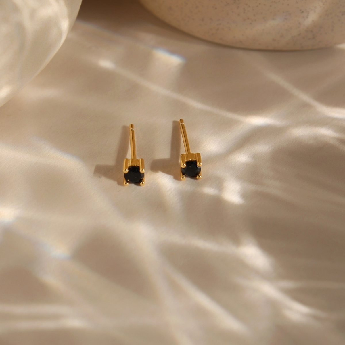 Color Muse – Kleine bunte Zirkonia-Ohrstecker