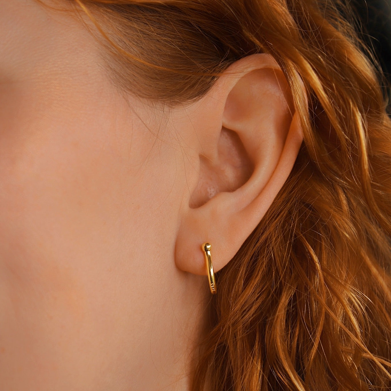 "Melina" elegant moderne, geschwungene Creolen