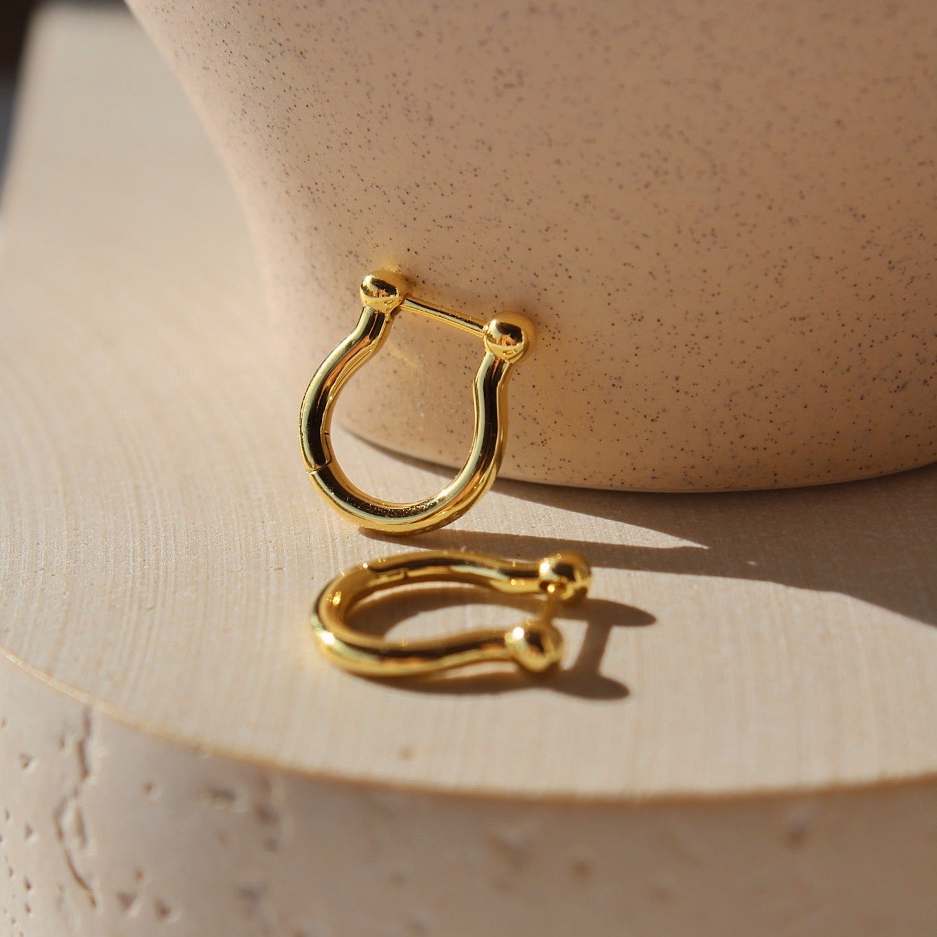 "Melina" elegant moderne, geschwungene Creolen