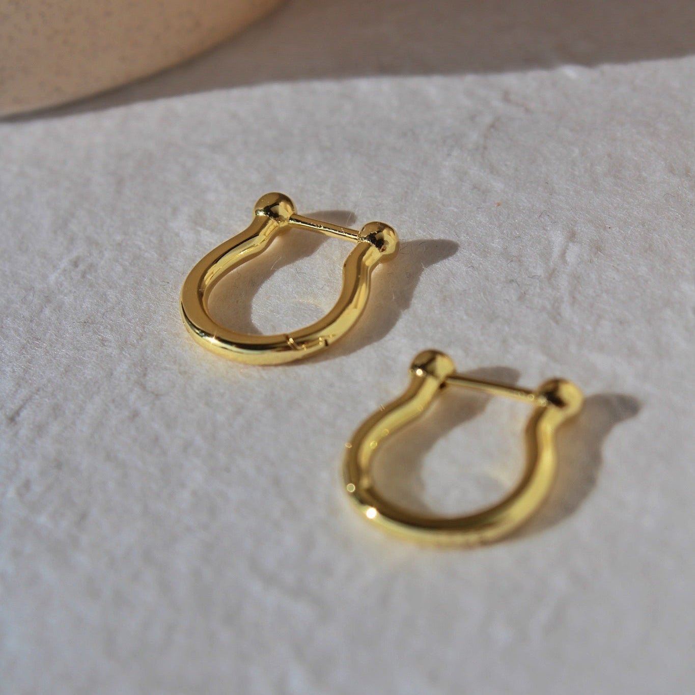 "Melina" elegant moderne, geschwungene Creolen