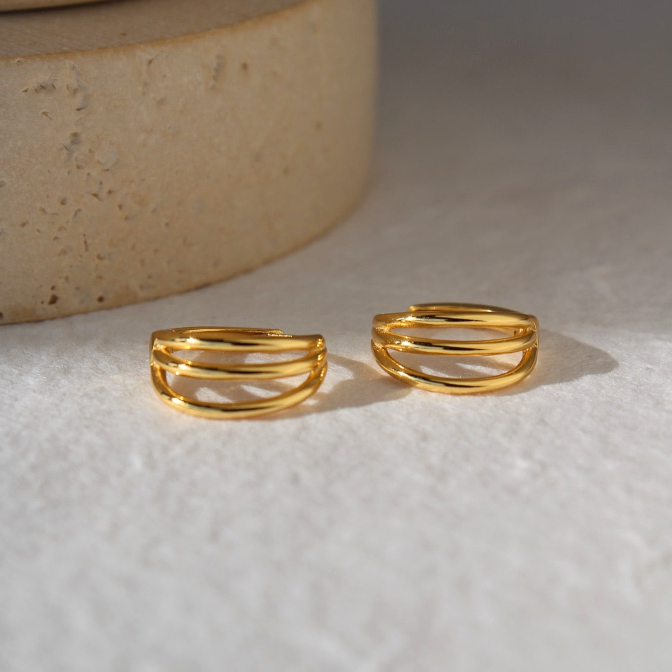 "Kinsley" elegante Trio Strang Creolen