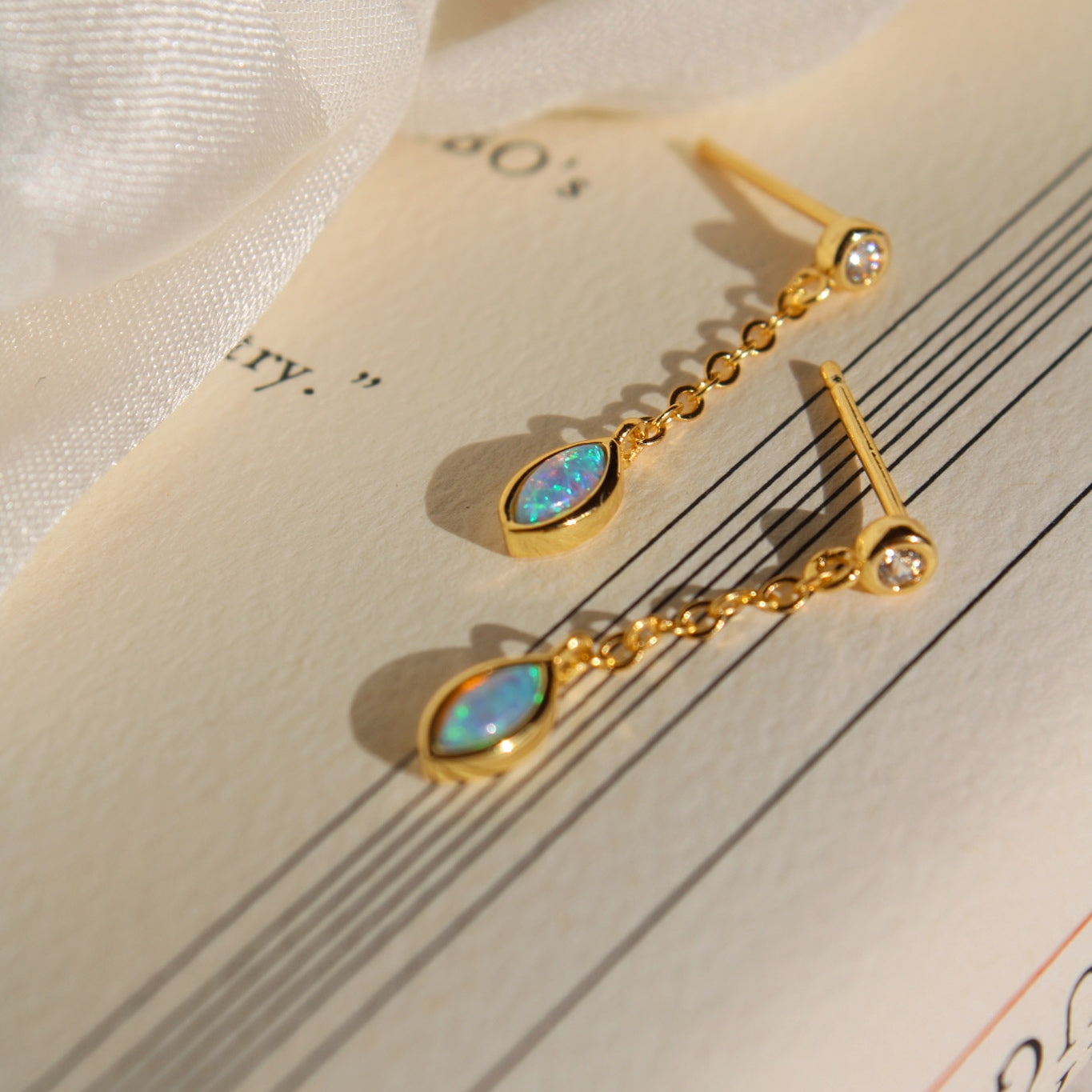 "Beatrice" Marquise Opal Hängeohrringe