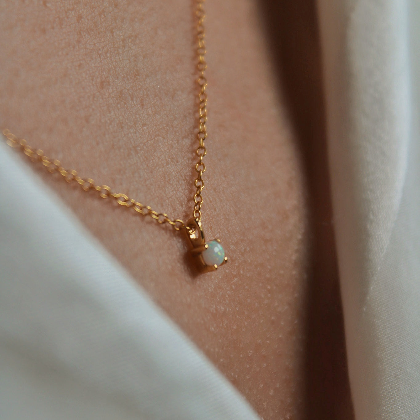 Elara Opal Kette – Vergoldete 925 Sterling Silber Halskette mit Opal