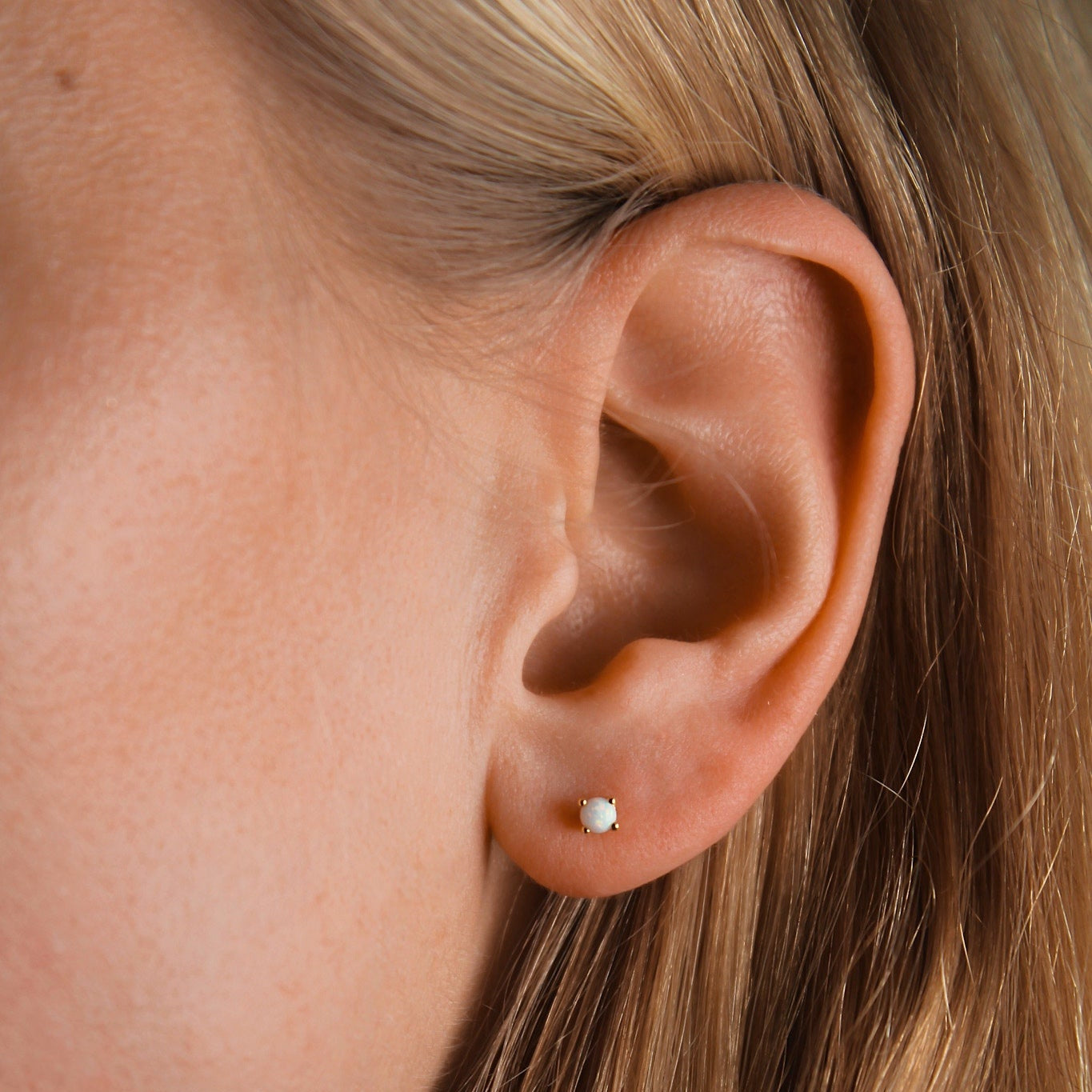 Elara - Vergoldete Ohrstecker aus 925 Sterling Silber mit Opal