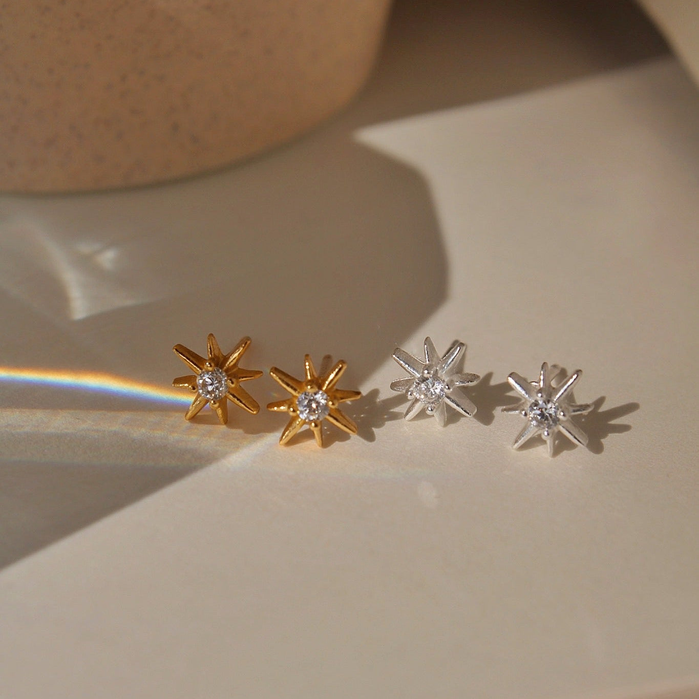 Nova Dream Ohrringe – Stern Ohrstecker Gold & Silber mit Zirkonia