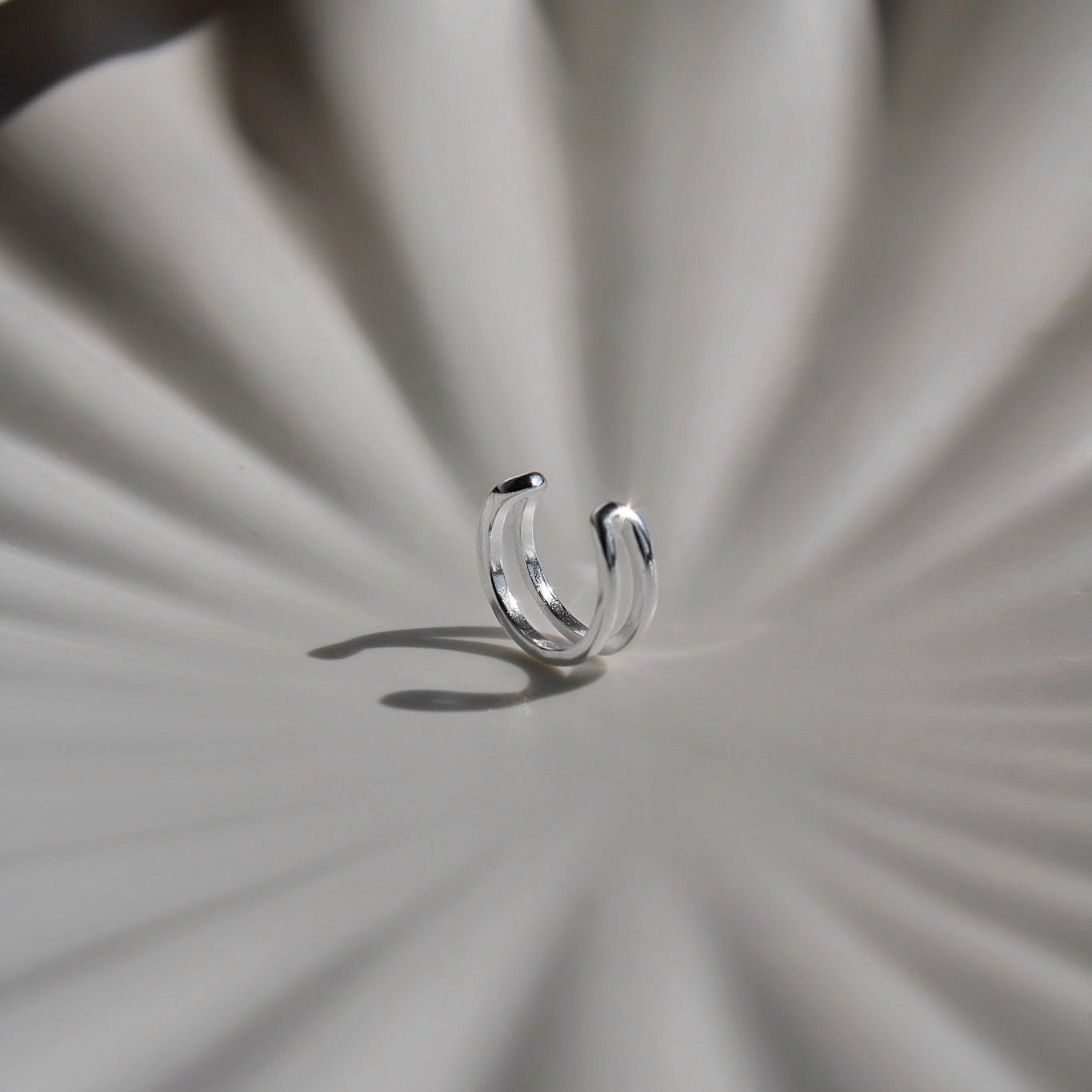 Aeris – Minimalistischer Earcuff aus 925 Sterling Silber