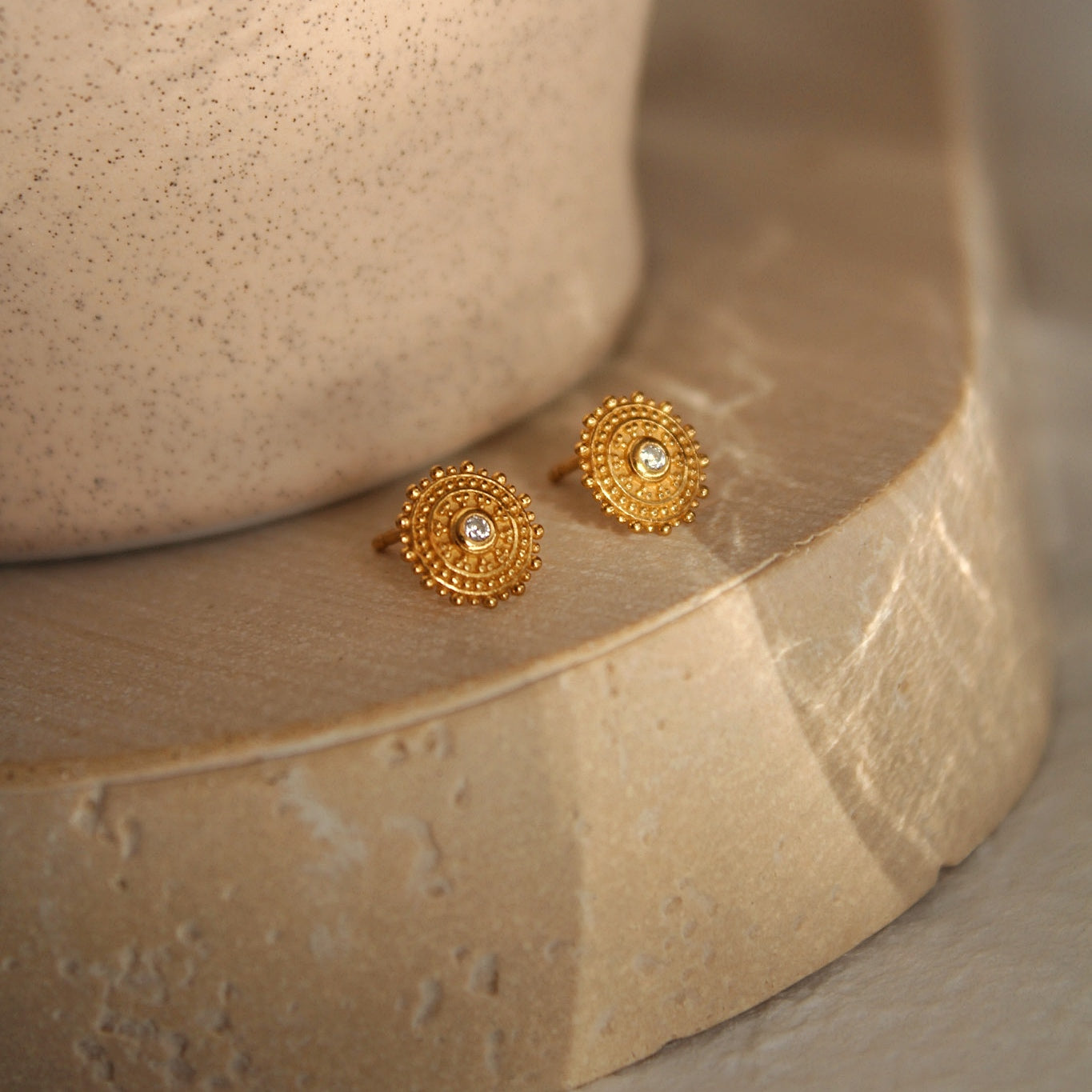 "Golden Sun" elegante Zirkonia Sonnen Ohrstecker