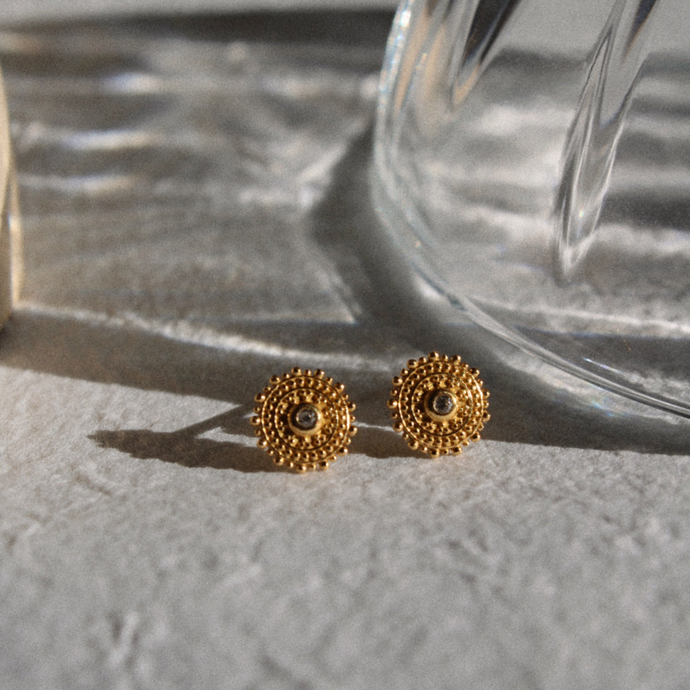 "Golden Sun" elegante Zirkonia Sonnen Ohrstecker