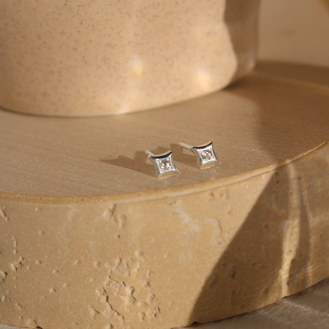 "Tiny Sparks" winzige Zirkonia Ohrstecker