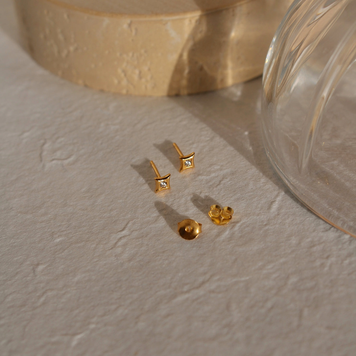 "Tiny Sparks" winzige Zirkonia Ohrstecker