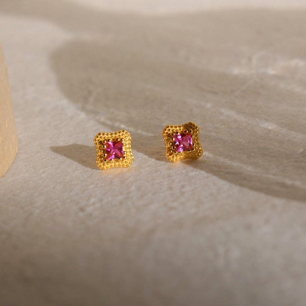"Noburu" elegante Rhombus Ohrstecker mit bunten Zirkonia