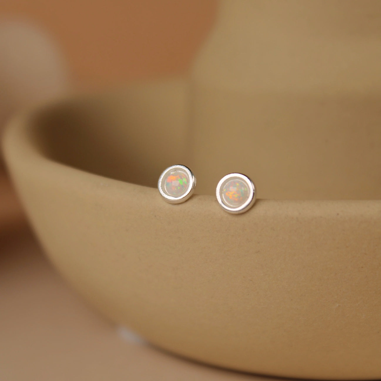 "Lina" minimalistische Opalstecker Gold