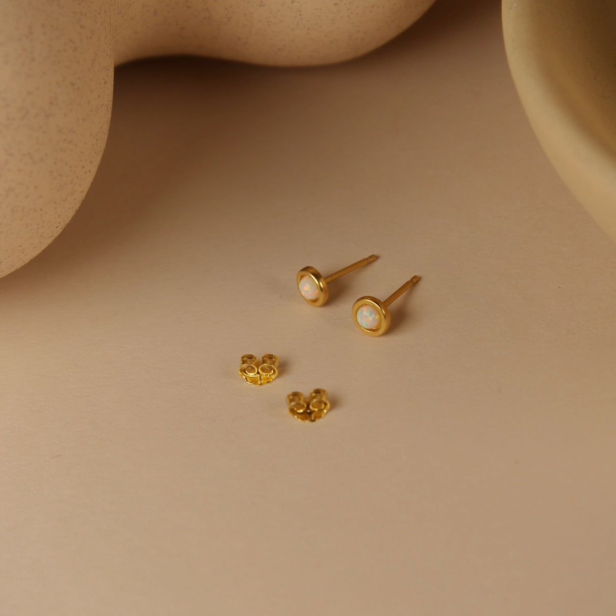 "Lina" minimalistische Opalstecker Gold