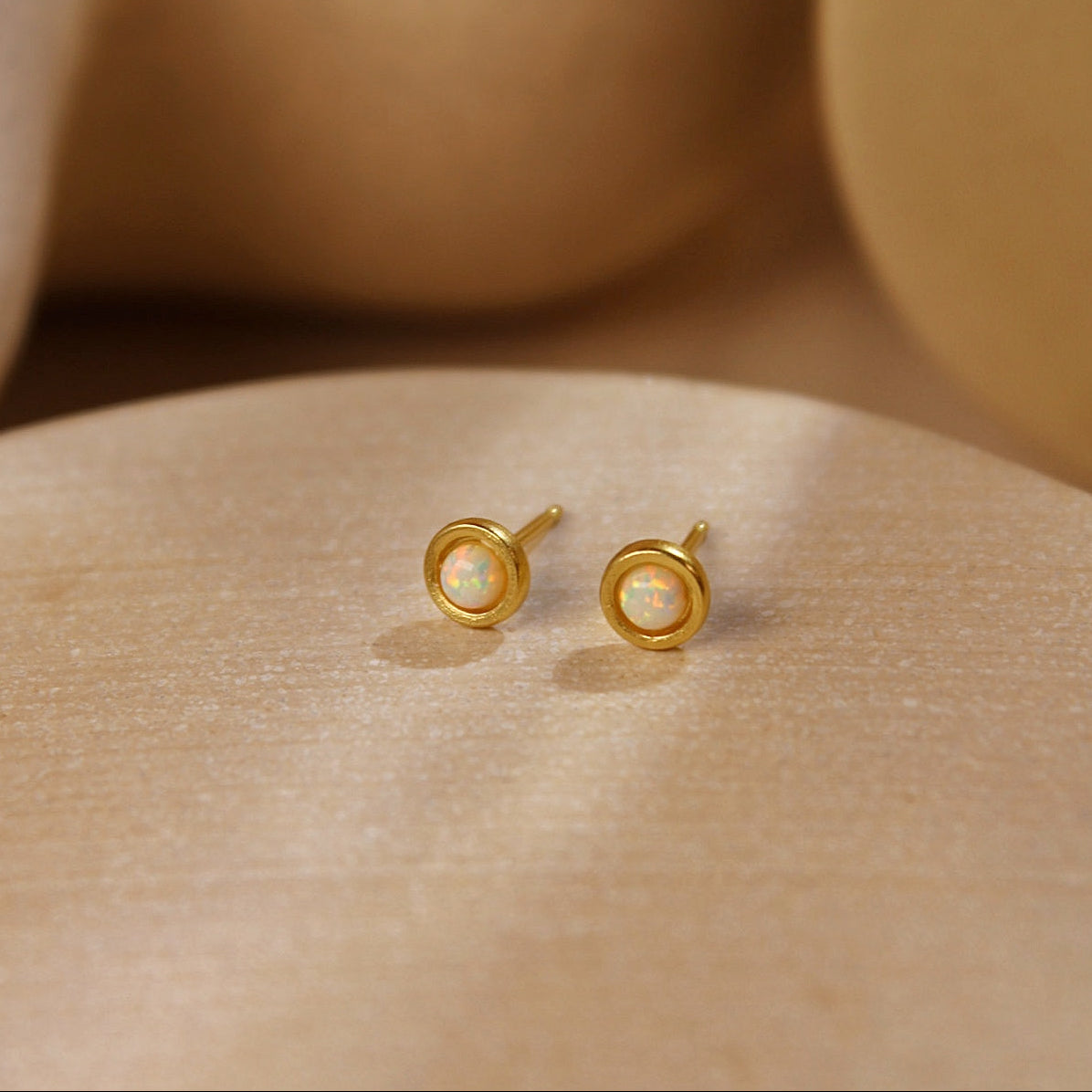 "Lina" minimalistische Opalstecker Gold