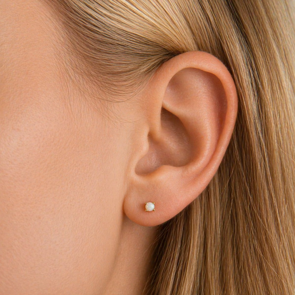 Elara - Vergoldete Ohrstecker aus 925 Sterling Silber mit Opal