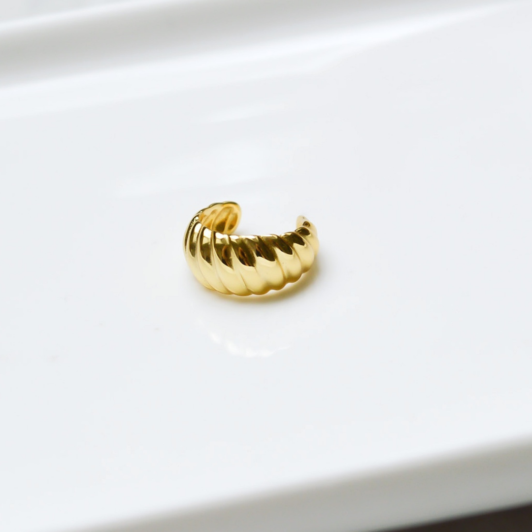 IDASBLUE "Nami" eleganter Croissant Earcuff Gold