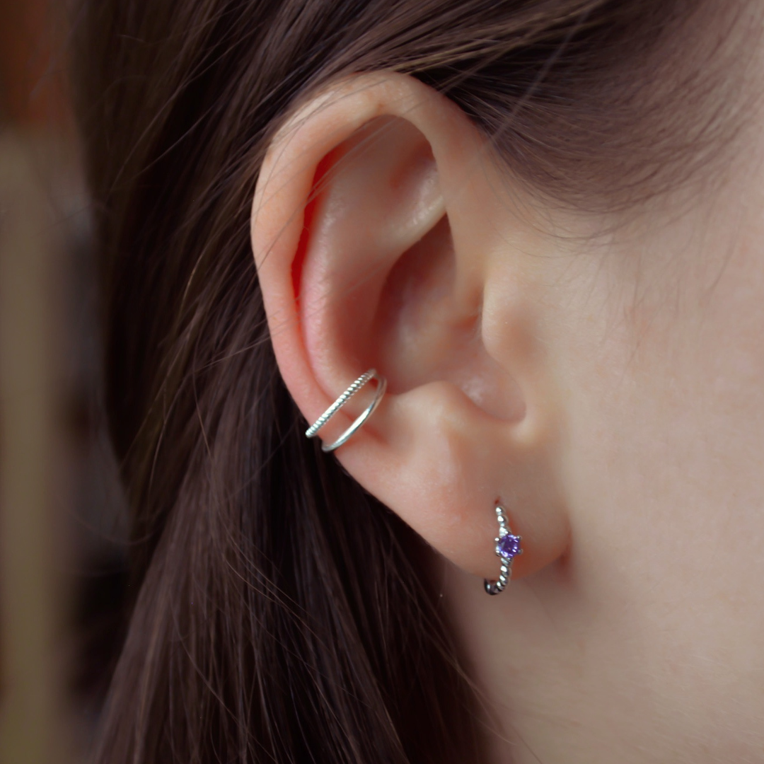 IDASBLUE "Leila" zierlicher, gedrehter Earcuff aus Sterlingsilber